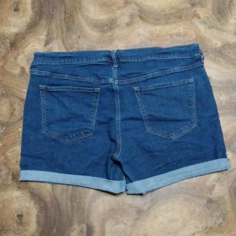Old Navy Women's Denim Shorts Size (14) Blue color - Picture 2 of 8